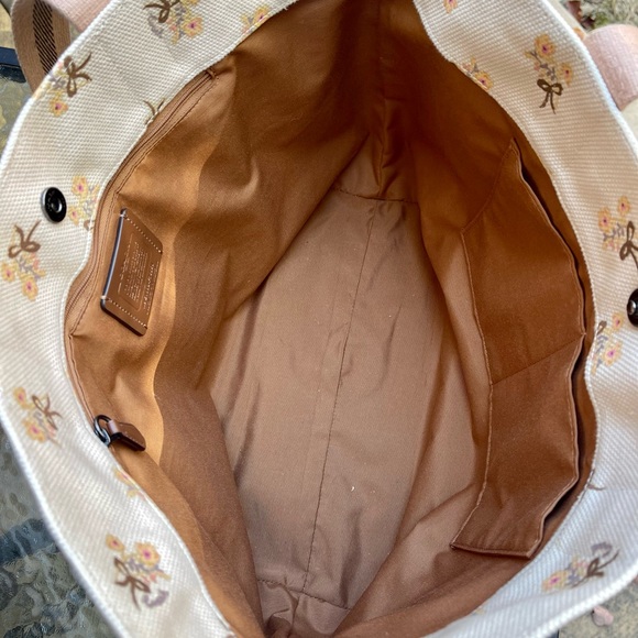 NWOT! COACH Tote With Vandal Gummy Bear F76650 $298 Limited Edition - Picture 7 of 10